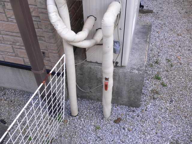 群馬館林　既存ガス給湯器　給水管・ガス管